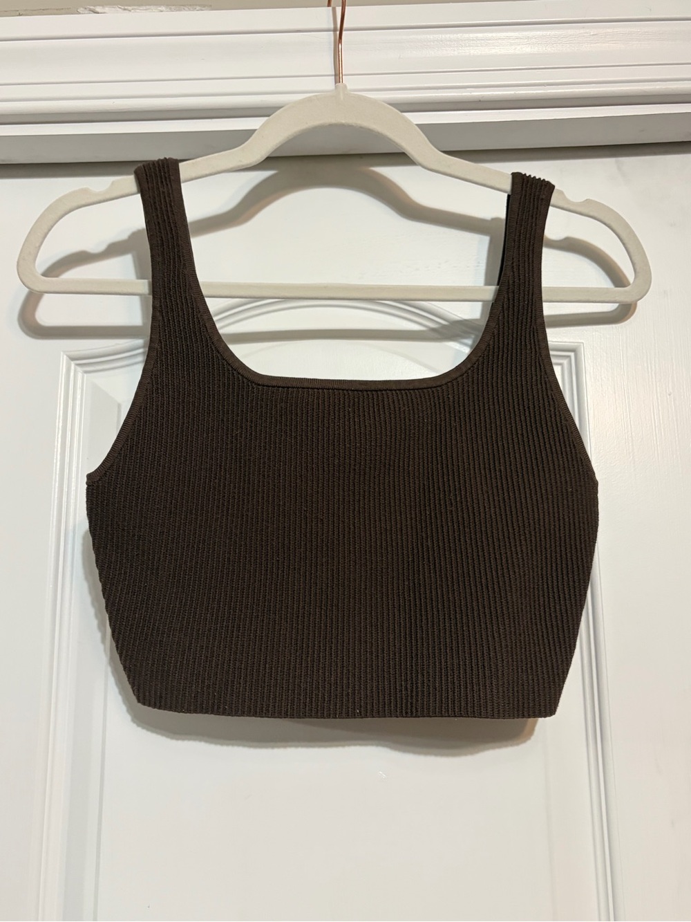Aritzia Babaton Sculp Knit Square-Neck Crop Top - Picture 4 of 7